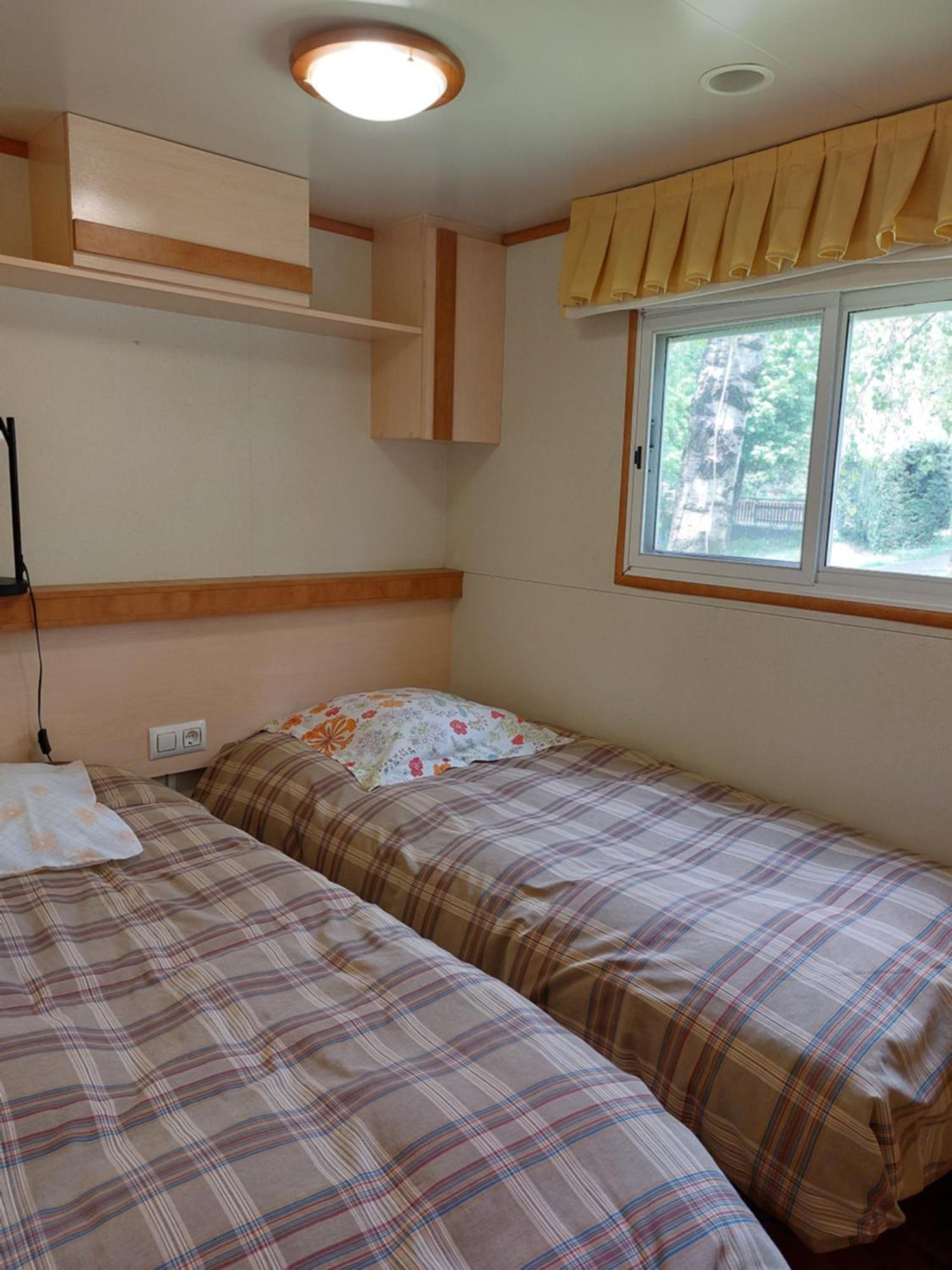 Camping L'Enclave Mobil-Home Estavar Exterior foto
